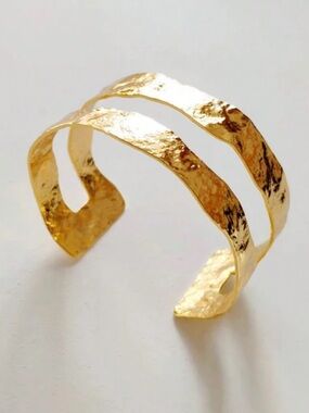 New! Hammered Gold Cuff Bracelet NWOT